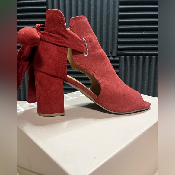 Heeled Suede Sandals - Picture 10 of 10